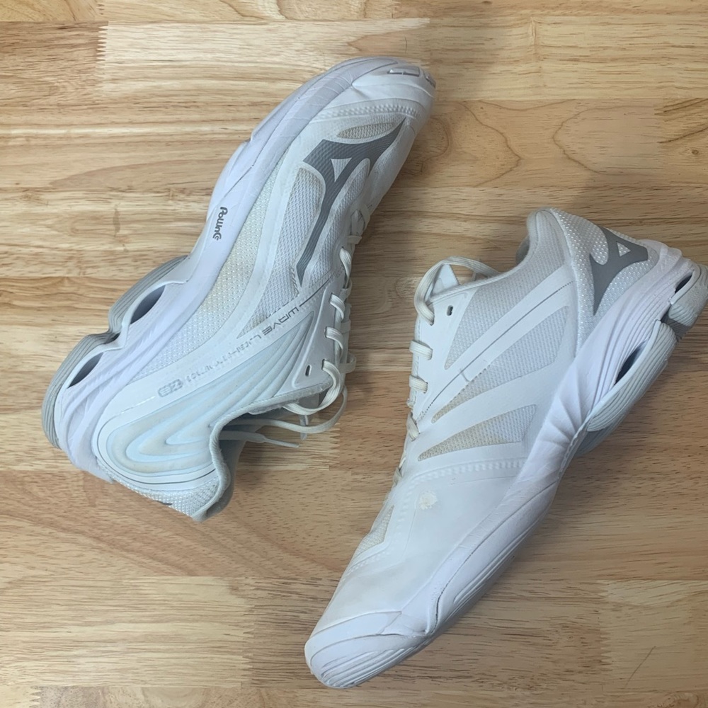 Mizuno Wave Lighting Z6
